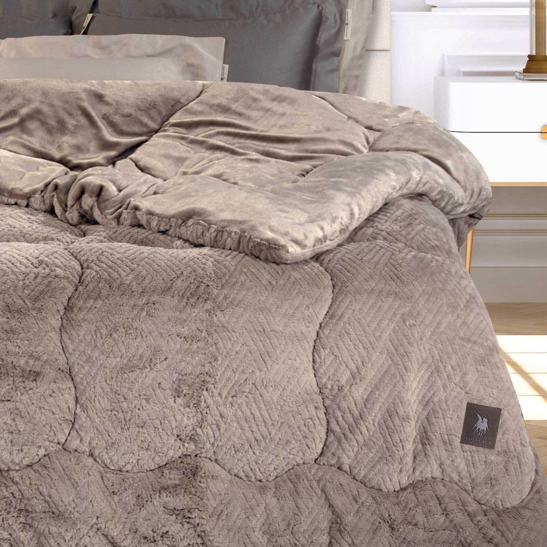 3953 BLANKET-COMFORTER KING RABBIT FAUX FUR GREENWICH POLO CLUB