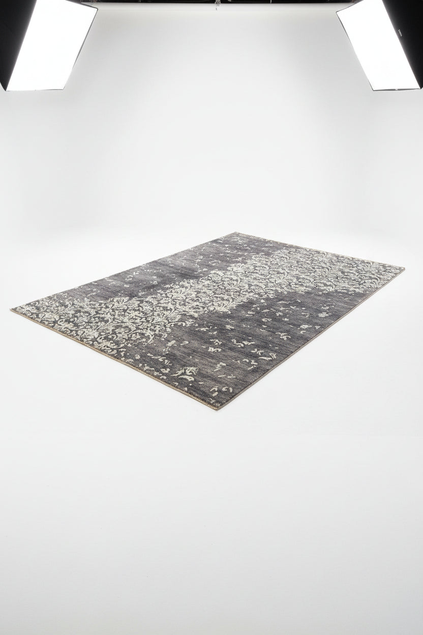 Pdore699
Sixhade Fendi:Me dendesi nyjesh 800mije/m2
Permasa:168x248
Materiali:Lesh,Mendafsh