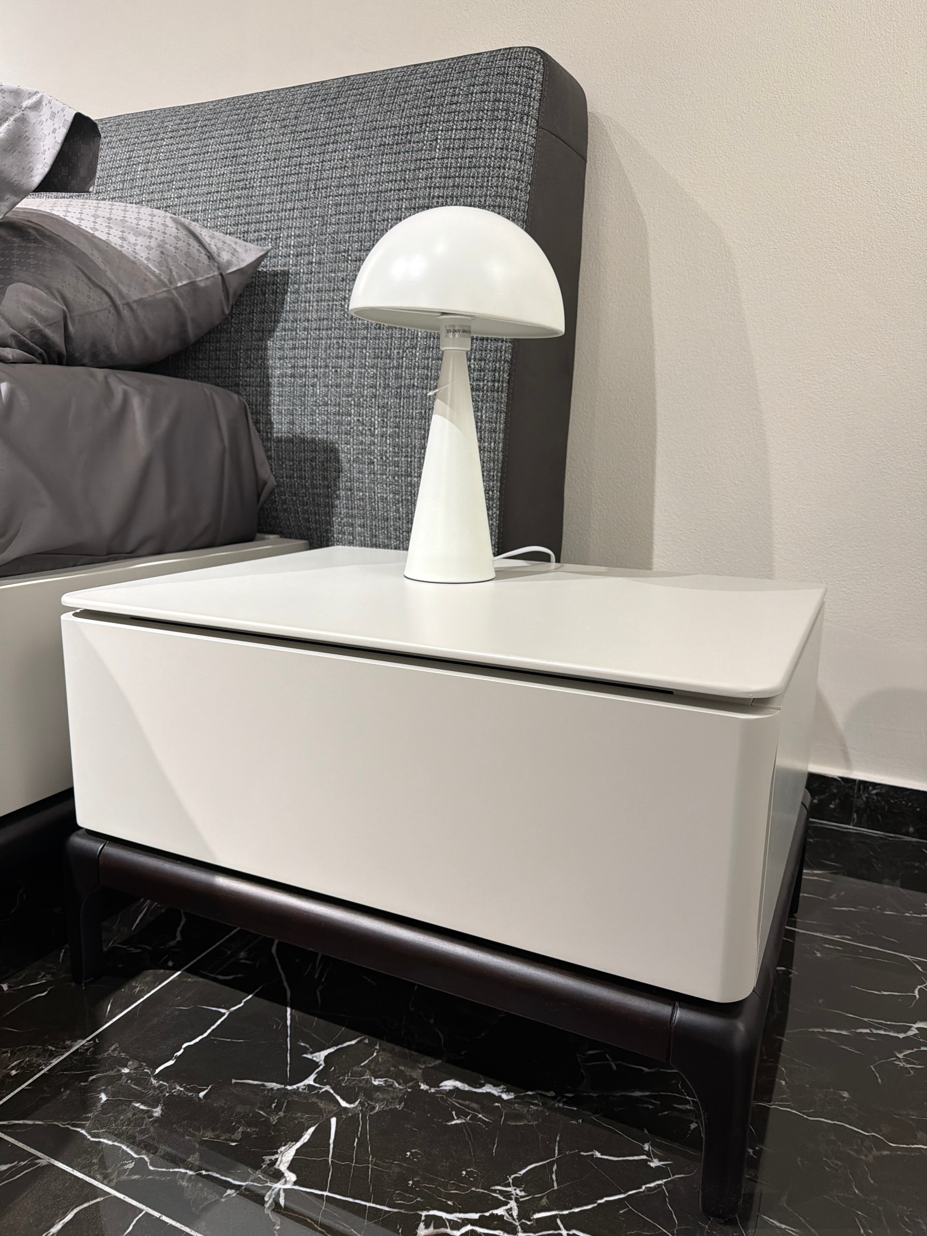 Komodinë / LUCCA Nightstand 65 cm
