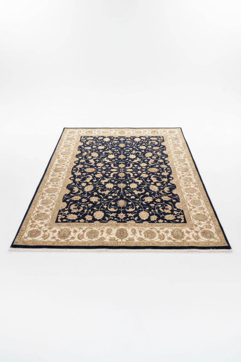 Pdore1260
Sixhade blue Ivory
Permasa:169x242
Materiali:Lesh,Mendafsh