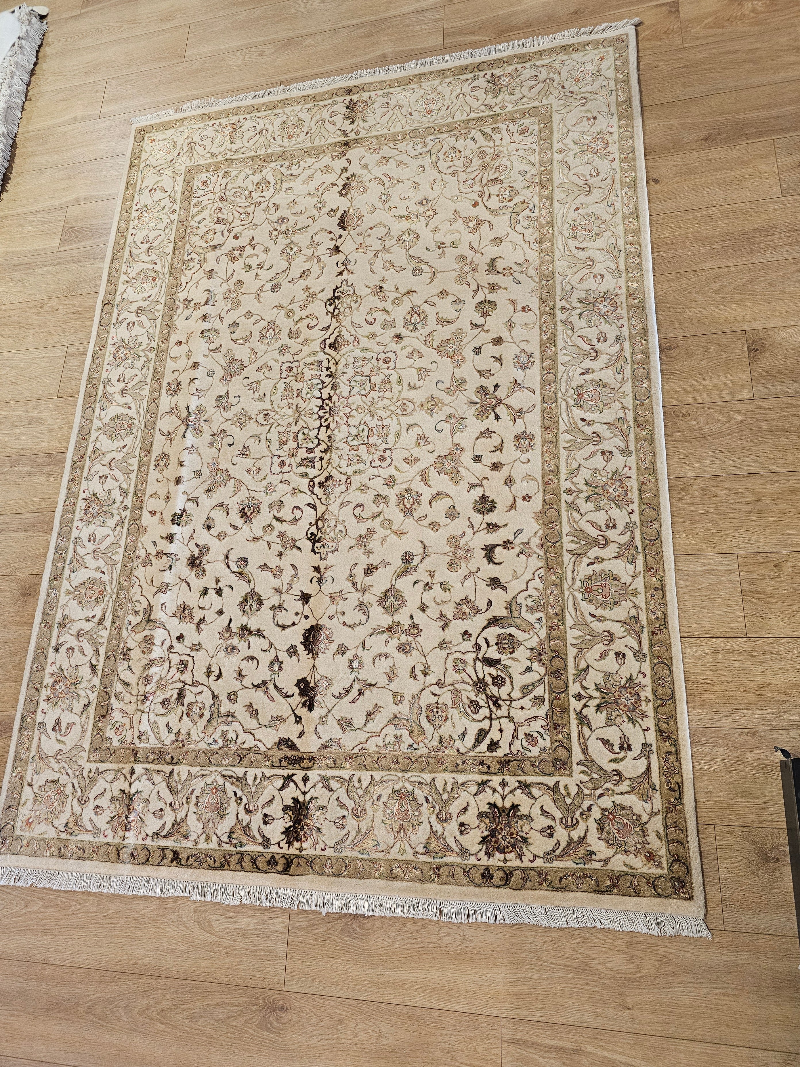 SIXHADE IRAN SERAF